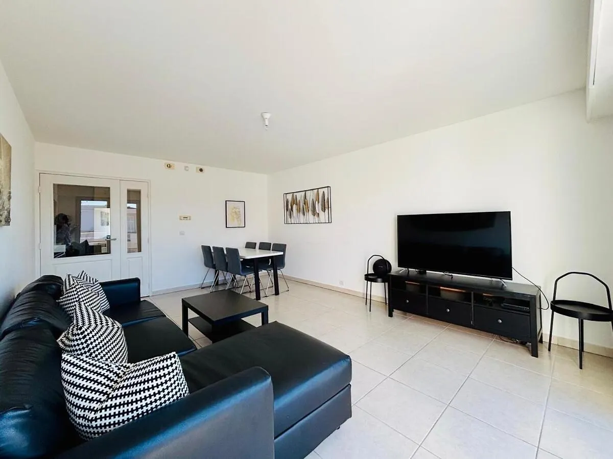 Central 2 Bed Apartment In Antibes Walk To Beach & Old Town! France