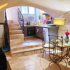 De Charme Au Coeur Du Vieil Antibes